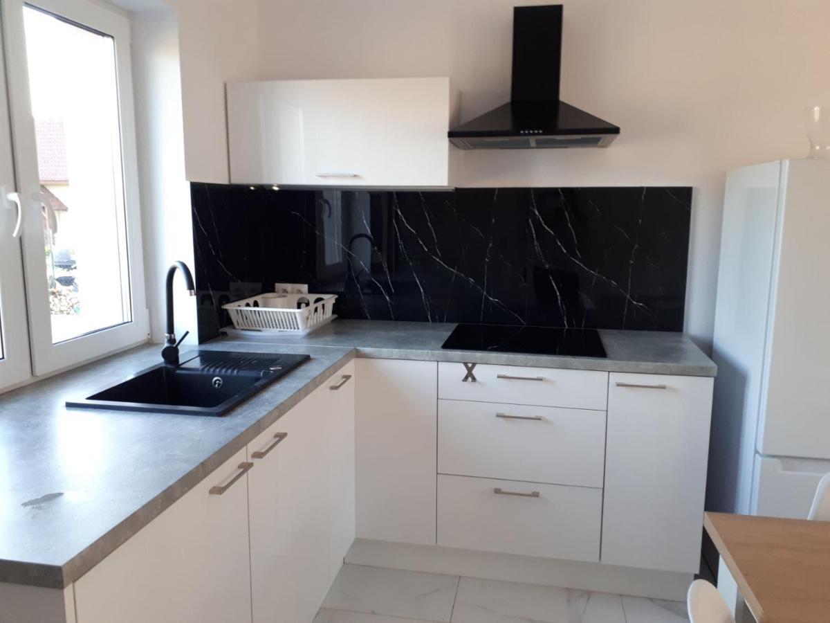 Lawendowy Zaulek Apartment Debina  Bagian luar foto
